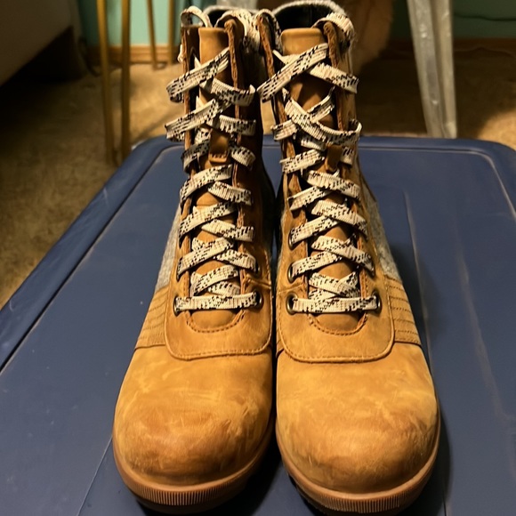 Sorel Joan of Arc Tie up Wedges - Picture 3 of 5